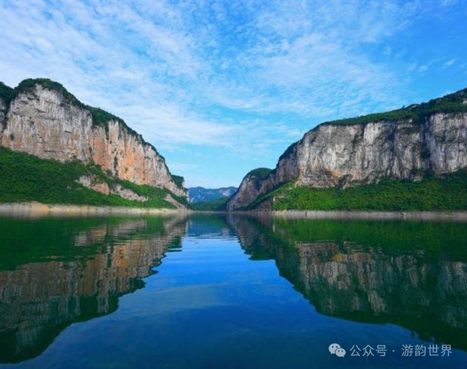 貴州紅楓湖是人工湖嗎_貴州紅楓湖旅游攻略_貴州紅楓湖什么時候景色最美