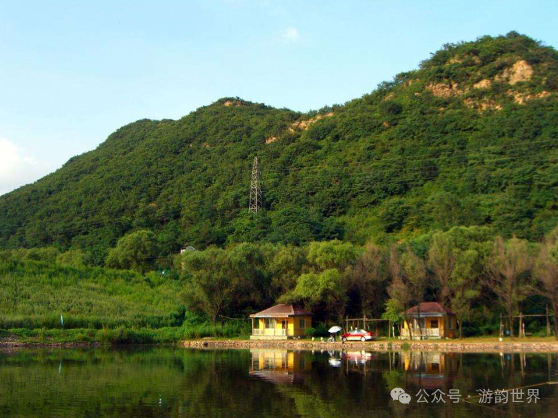 貴州紅楓湖是人工湖嗎_貴州紅楓湖旅游攻略_貴州紅楓湖什么時候景色最美