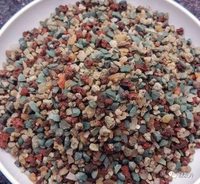 多肉植物土壤種類_多肉用土配比方法_多肉植物配土方案